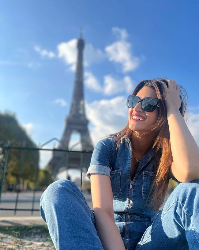 Kriti Sanon Looking Staggering In New Look